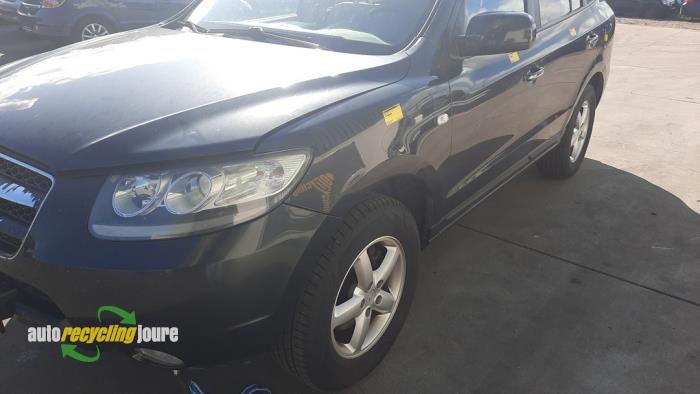 Scherm links-voor van een Hyundai Santa Fe II (CM) 2.7 V6 24V 4x4 2007