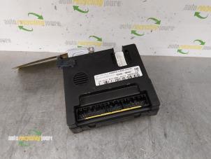 Gebruikte Boordcomputer Hyundai Santa Fe II (CM) 2.7 V6 24V 4x4 Prijs € 69,99 Margeregeling aangeboden door Autorecycling Joure B.V.