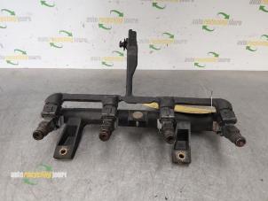 Gebruikte Injector brug Peugeot 206 (2A/C/H/J/S) 1.4 XR,XS,XT,Gentry Prijs € 39,99 Margeregeling aangeboden door Autorecycling Joure B.V.