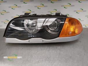 Gebruikte Koplamp links BMW 3 serie Touring (E46/3) 320d 16V Prijs € 125,00 Margeregeling aangeboden door Autorecycling Joure B.V.