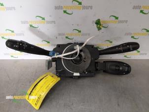 Gebruikte Combischakelaar Stuurkolom Peugeot 206 (2A/C/H/J/S) 1.4 XR,XS,XT,Gentry Prijs € 74,99 Margeregeling aangeboden door Autorecycling Joure B.V.