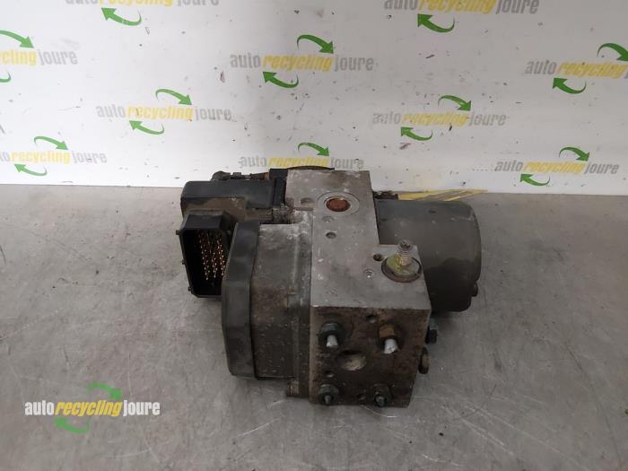 Gebruikte ABS Pomp Ford Cougar (ECX/W) 2.5 24V Prijs € 49,99 Margeregeling aangeboden door Autorecycling Joure B.V.