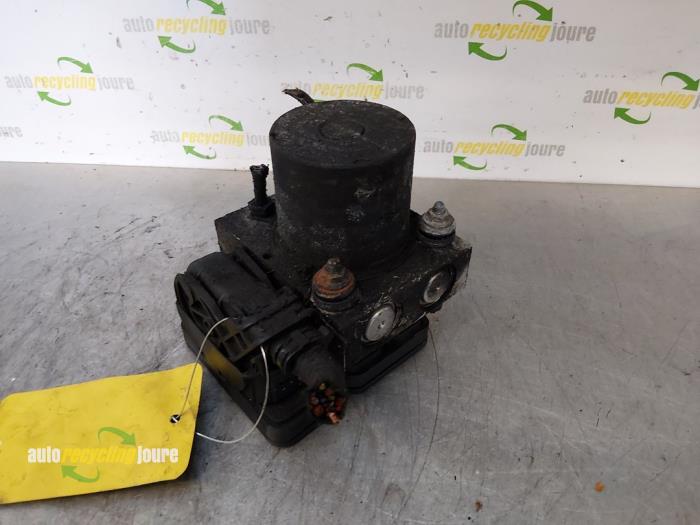 ABS Pomp van een Volkswagen Crafter 2.0 TDI 16V 2016