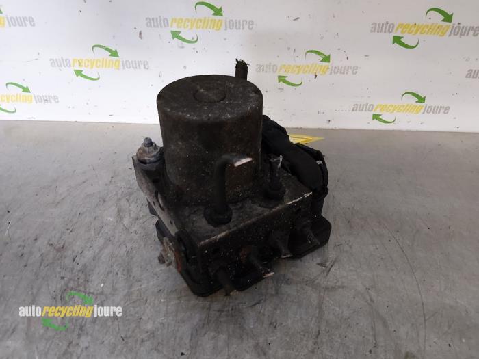 ABS Pomp van een Volkswagen Crafter 2.0 TDI 16V 2016