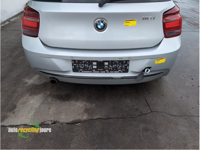 Achterbumper van een BMW 1 serie (F20) 116i 1.6 16V 2013
