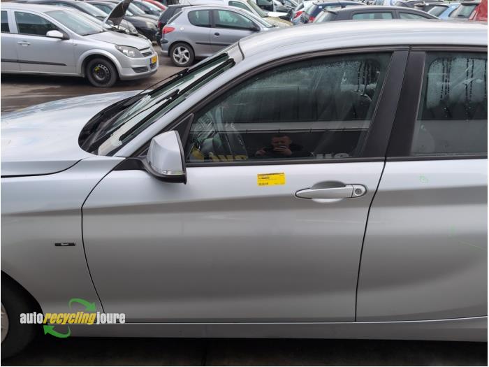 Portier 4Deurs links-voor van een BMW 1 serie (F20) 116i 1.6 16V 2013