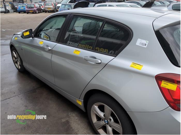 Portier 4Deurs links-achter van een BMW 1 serie (F20) 116i 1.6 16V 2013
