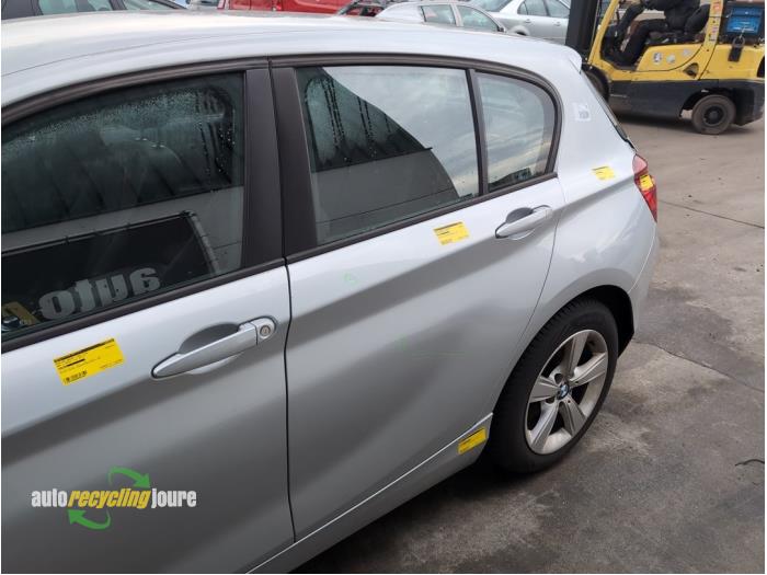 Portier 4Deurs links-achter van een BMW 1 serie (F20) 116i 1.6 16V 2013