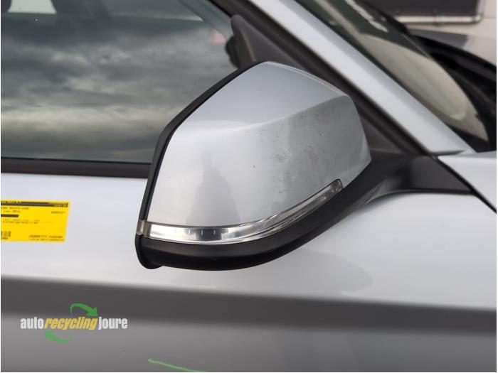 Buitenspiegel rechts van een BMW 1 serie (F20) 116i 1.6 16V 2013