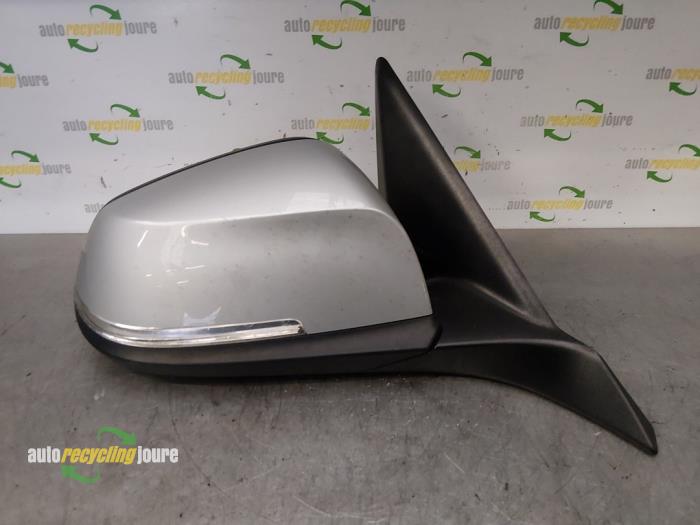 Buitenspiegel rechts van een BMW 1 serie (F20) 116i 1.6 16V 2013