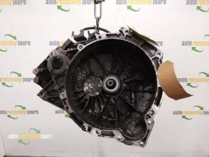 Gebruikte Versnellingsbak Ford Transit Connect 1.8 TDCi 90 Prijs € 275,00 Margeregeling aangeboden door Autorecycling Joure B.V.