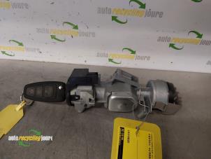 Gebruikte Kontaktslot + Sleutel Ford C-Max (DXA) 1.0 Ti-VCT EcoBoost 12V 125 Prijs € 39,99 Margeregeling aangeboden door Autorecycling Joure B.V.