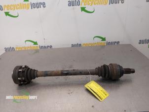 Gebruikte Aandrijfas links-achter BMW 5 serie Touring (E61) 525i 24V Prijs € 69,99 Margeregeling aangeboden door Autorecycling Joure B.V.
