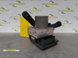 Gebruikte ABS Pomp BMW 5 serie Touring (E61) 525i 24V Prijs € 75,00 Margeregeling aangeboden door Autorecycling Joure B.V.