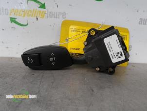 Gebruikte Cruise Control Bediening BMW 5 serie Touring (E61) 525i 24V Prijs € 19,99 Margeregeling aangeboden door Autorecycling Joure B.V.