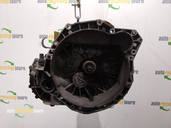 Gebruikte Versnellingsbak Renault Master II (FD/HD) 2.2 dCi 16V Prijs € 425,00 Margeregeling aangeboden door Autorecycling Joure B.V.