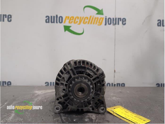 Gebruikte Dynamo Volkswagen Transporter T5 2.5 TDi Prijs € 75,00 Margeregeling aangeboden door Autorecycling Joure B.V.
