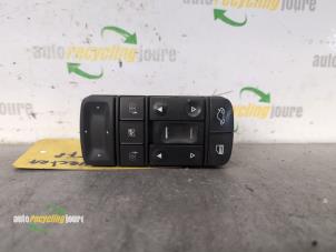 Gebruikte Ruit schakelaar elektrisch Opel Vectra C 1.8 16V Prijs € 29,99 Margeregeling aangeboden door Autorecycling Joure B.V.
