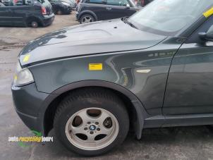 Gebruikte Spatbord links-voor BMW X3 (E83) 2.0d 16V Prijs € 125,00 Margeregeling aangeboden door Autorecycling Joure B.V.