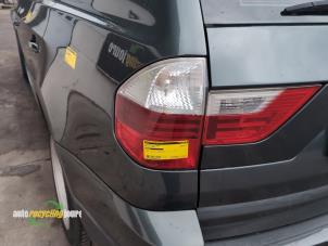 Gebruikte Achterlicht links BMW X3 (E83) 2.0d 16V Prijs € 89,99 Margeregeling aangeboden door Autorecycling Joure B.V.