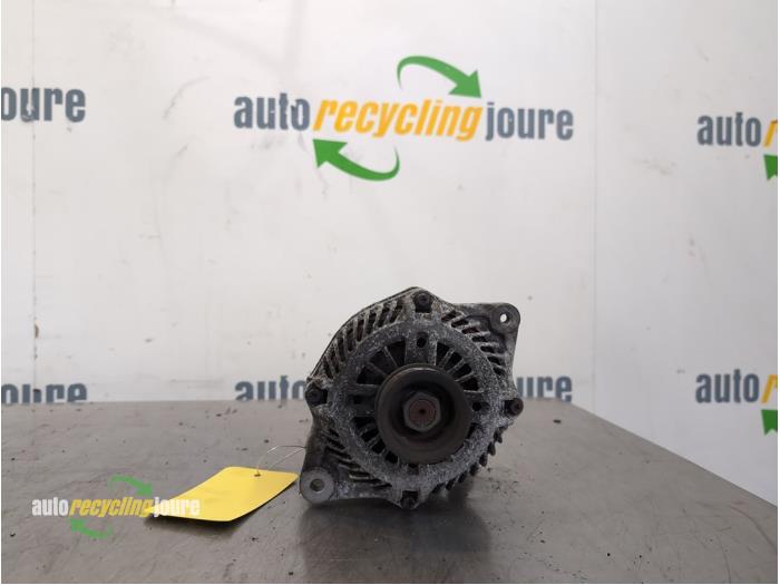 Gebruikte Dynamo Subaru Legacy Touring Wagon (BP) 2.0 16V Prijs € 35,00 Margeregeling aangeboden door Autorecycling Joure B.V.