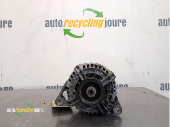 Gebruikte Dynamo Volkswagen Passat Variant (3B6) 2.8 V6 30V 4Motion Prijs € 74,99 Margeregeling aangeboden door Autorecycling Joure B.V.