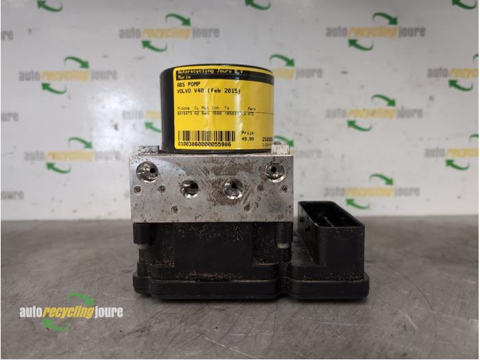 Gebruikte ABS Pomp Volvo V40 (MV) 1.6 T3 GTDi 16V Prijs € 49,99 Margeregeling aangeboden door Autorecycling Joure B.V.