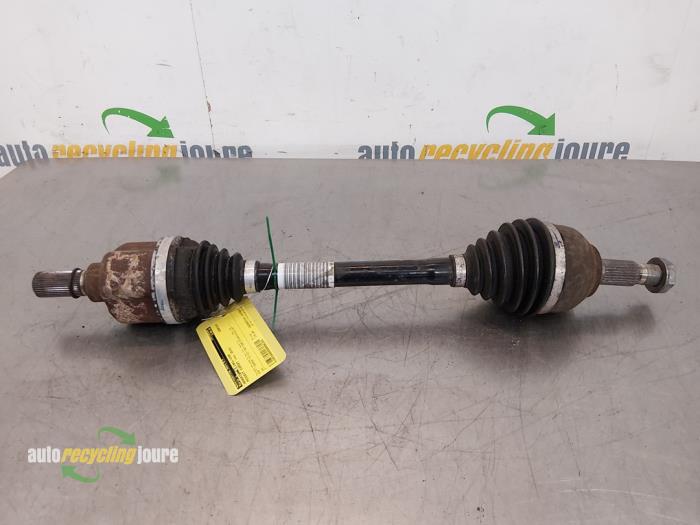 Gebruikte Aandrijfas links-voor Peugeot Expert (V1/VA/VB/VE/VF/VT/VY) 2.0 Blue HDi 180 16V Prijs € 211,75 Inclusief btw aangeboden door Autorecycling Joure B.V.