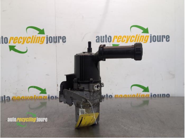 Gebruikte Pomp Servo Citroen C4 Berline (NC) 1.2 12V PureTech 130 Prijs € 225,00 Margeregeling aangeboden door Autorecycling Joure B.V.