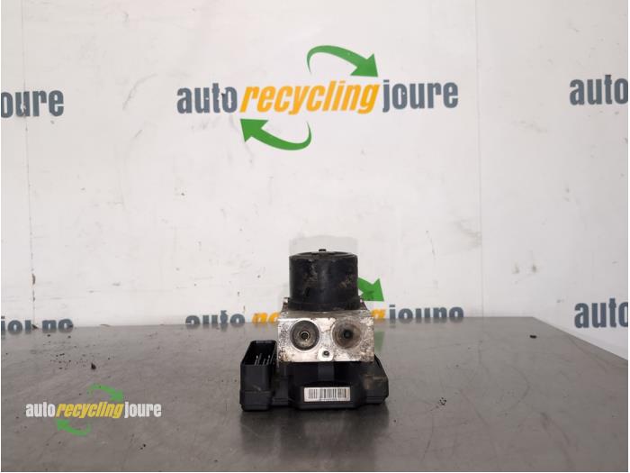 Gebruikte ABS Pomp Kia Magentis (GE) 2.0 CRDi 16V Prijs € 49,99 Margeregeling aangeboden door Autorecycling Joure B.V.