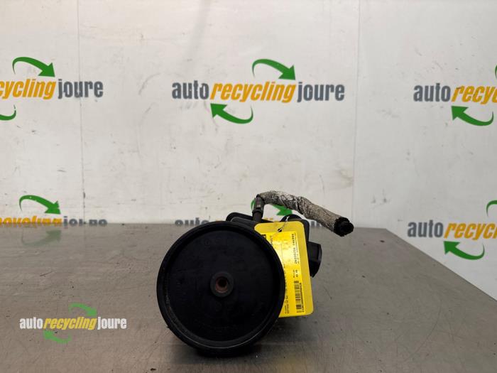 Gebruikte Servopomp Mercedes C (W203) 1.8 C-180K 16V Prijs € 49,99 Margeregeling aangeboden door Autorecycling Joure B.V.