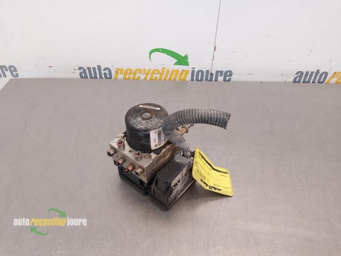 Gebruikte ABS Pomp Chrysler Voyager/Grand Voyager (RG/RS) 2.5 CRD 16V Prijs € 49,99 Margeregeling aangeboden door Autorecycling Joure B.V.