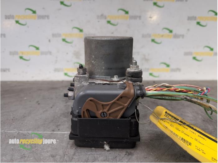Gebruikte ABS Pomp Peugeot Partner (GC/GF/GG/GJ/GK) 1.6 HDI 90 16V Prijs € 199,99 Margeregeling aangeboden door Autorecycling Joure B.V.