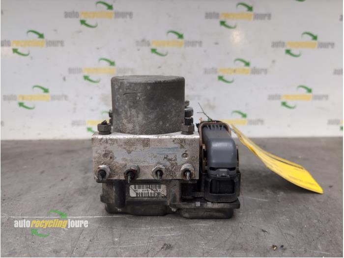 Gebruikte ABS Pomp Peugeot Partner (GC/GF/GG/GJ/GK) 1.6 HDI 75 16V Prijs € 99,99 Margeregeling aangeboden door Autorecycling Joure B.V.