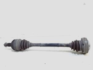 Gebruikte Aandrijfas links-achter BMW 1-Serie Prijs € 11,00 Margeregeling aangeboden door Van der Ven Autorecycling B.V.