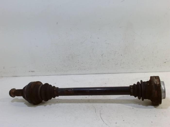 Gebruikte Aandrijfas links-achter BMW 7-Serie Prijs € 30,00 Margeregeling aangeboden door Van der Ven Autorecycling B.V.