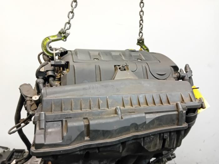 Motor van een Peugeot 208 2012