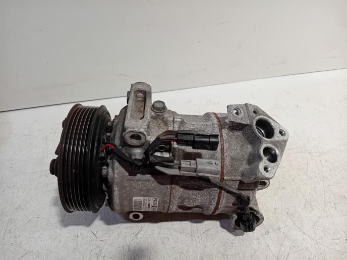 Gebruikte Aircopomp Renault Megane Prijs € 100,00 Margeregeling aangeboden door Van der Ven Autorecycling B.V.