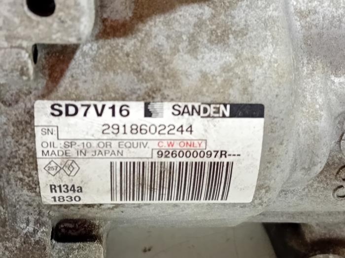 Aircopomp van een Dacia Duster 2012