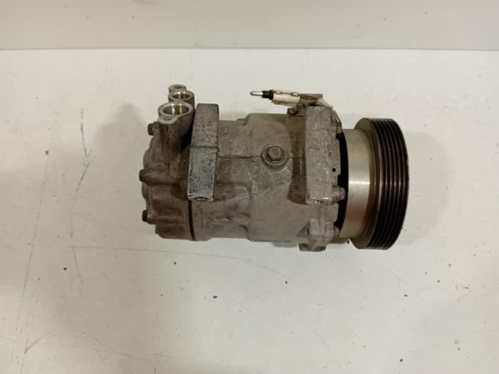 Aircopomp van een Dacia Duster 2012