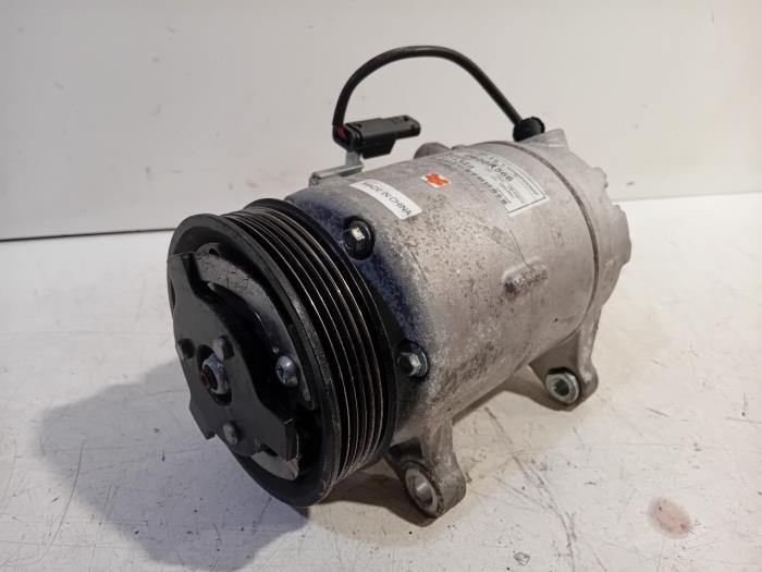 Gebruikte Aircopomp BMW X1 Prijs € 195,00 Margeregeling aangeboden door Van der Ven Autorecycling B.V.
