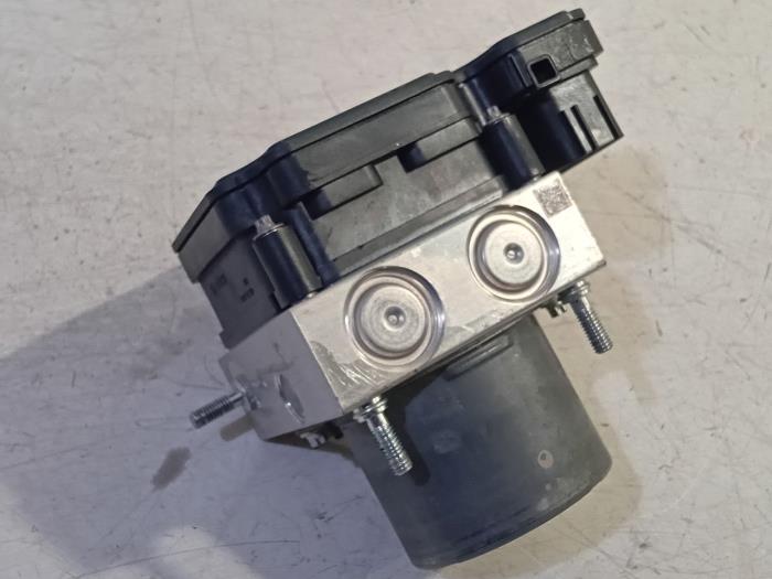 ABS Pomp van een Peugeot 5008 2019