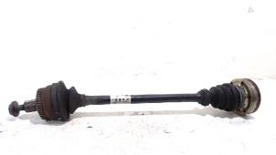 Gebruikte Aandrijfas rechts-achter Volkswagen Passat Prijs € 21,00 Margeregeling aangeboden door Van der Ven Autorecycling B.V.