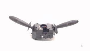 Gebruikte Schakelaar Stuurkolom (licht) Fiat Punto Prijs € 21,00 Margeregeling aangeboden door Van der Ven Autorecycling B.V.