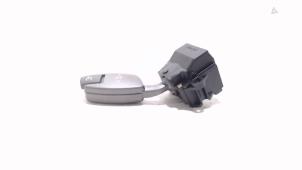 Gebruikte Tempomaat Bediening BMW 7-Serie Prijs € 20,00 Margeregeling aangeboden door Van der Ven Autorecycling B.V.