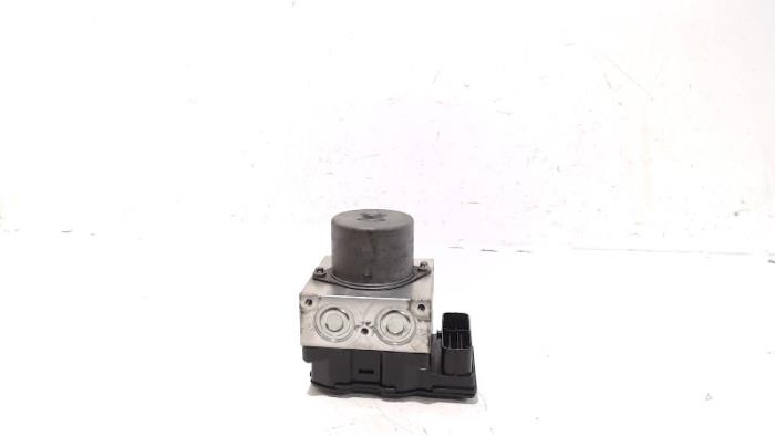 Gebruikte ABS Pomp Ford Mondeo Prijs € 18,00 Margeregeling aangeboden door Van der Ven Autorecycling B.V.
