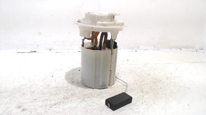Gebruikte Tank element Pomp Peugeot 207 Prijs € 30,00 Margeregeling aangeboden door Van der Ven Autorecycling B.V.