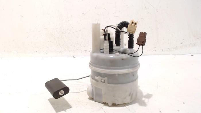 Gebruikte Tank element Pomp Renault Clio Prijs € 15,00 Margeregeling aangeboden door Van der Ven Autorecycling B.V.