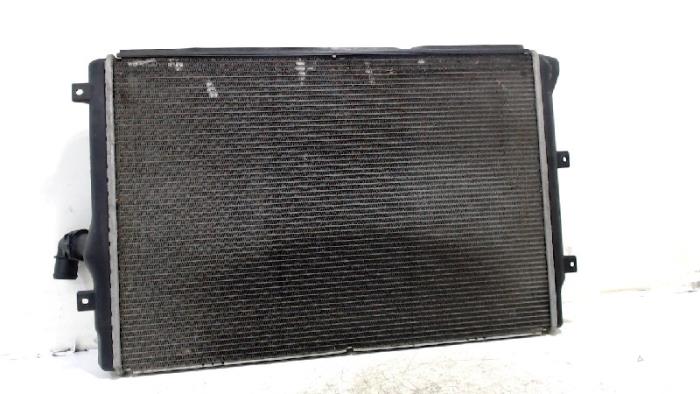 Gebruikte Radiateur Audi A3 Prijs € 21,00 Margeregeling aangeboden door Van der Ven Autorecycling B.V.