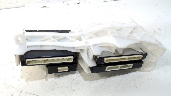 Gebruikte Computer Diversen Toyota Landcruiser Prijs € 60,00 Margeregeling aangeboden door Van der Ven Autorecycling B.V.